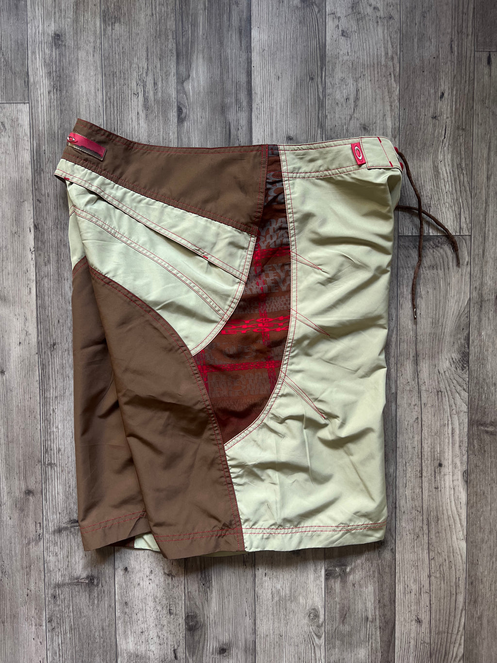 vintage Oakley Plate 2.5 BoardShorts